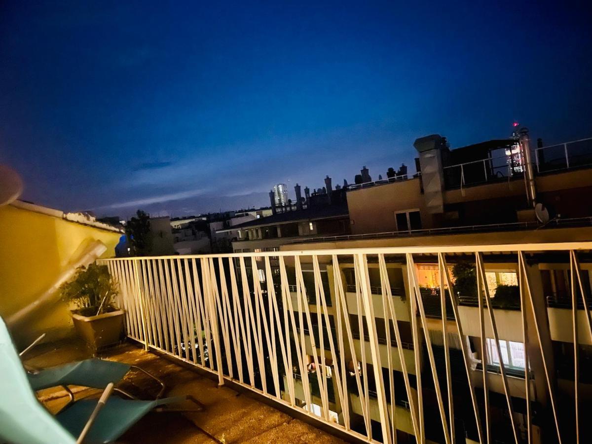 Cosy Flat With Huge Terrasse! Long Or Shortterm Apartment Vienna Exterior photo