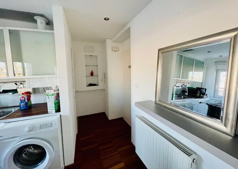 Cosy Flat With Huge Terrasse! Long Or Shortterm Apartment Vienna Exterior photo